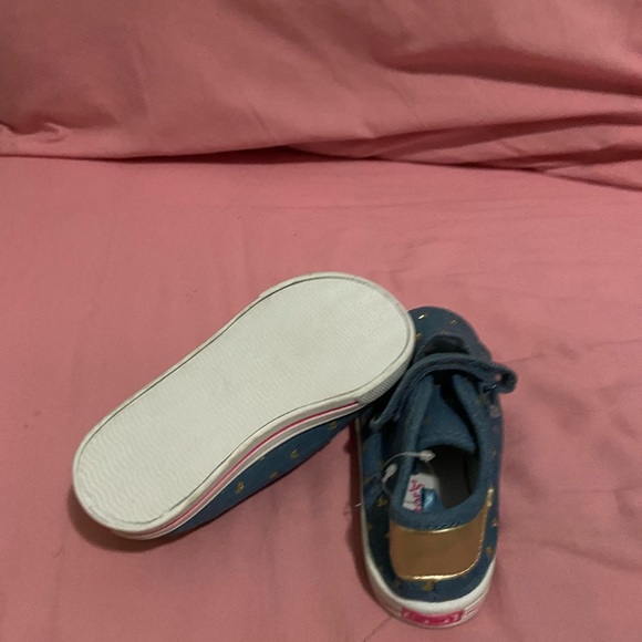 Carter’s Toddler Girl Denim Gold Heart Print Canvas Slip-On Sneakers. Size 11. - Picture 3 of 3